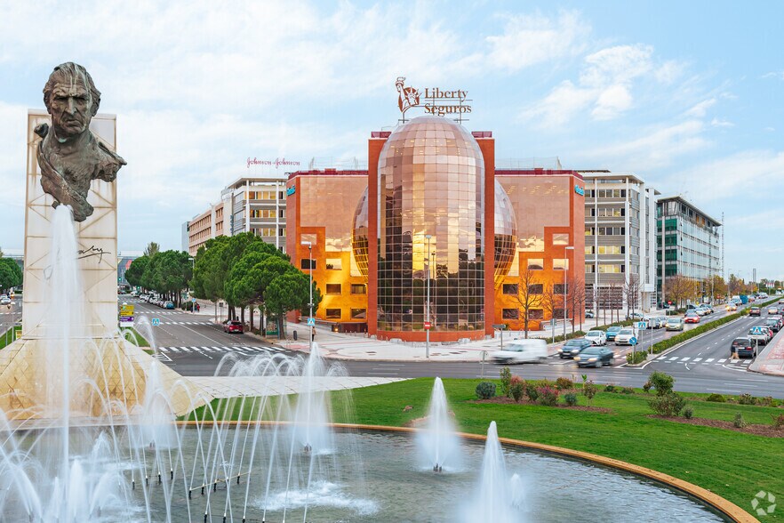 Paseo de las Doce Estrellas, 4, Madrid, Madrid à louer - Photo de l’immeuble – Image 3 sur 70