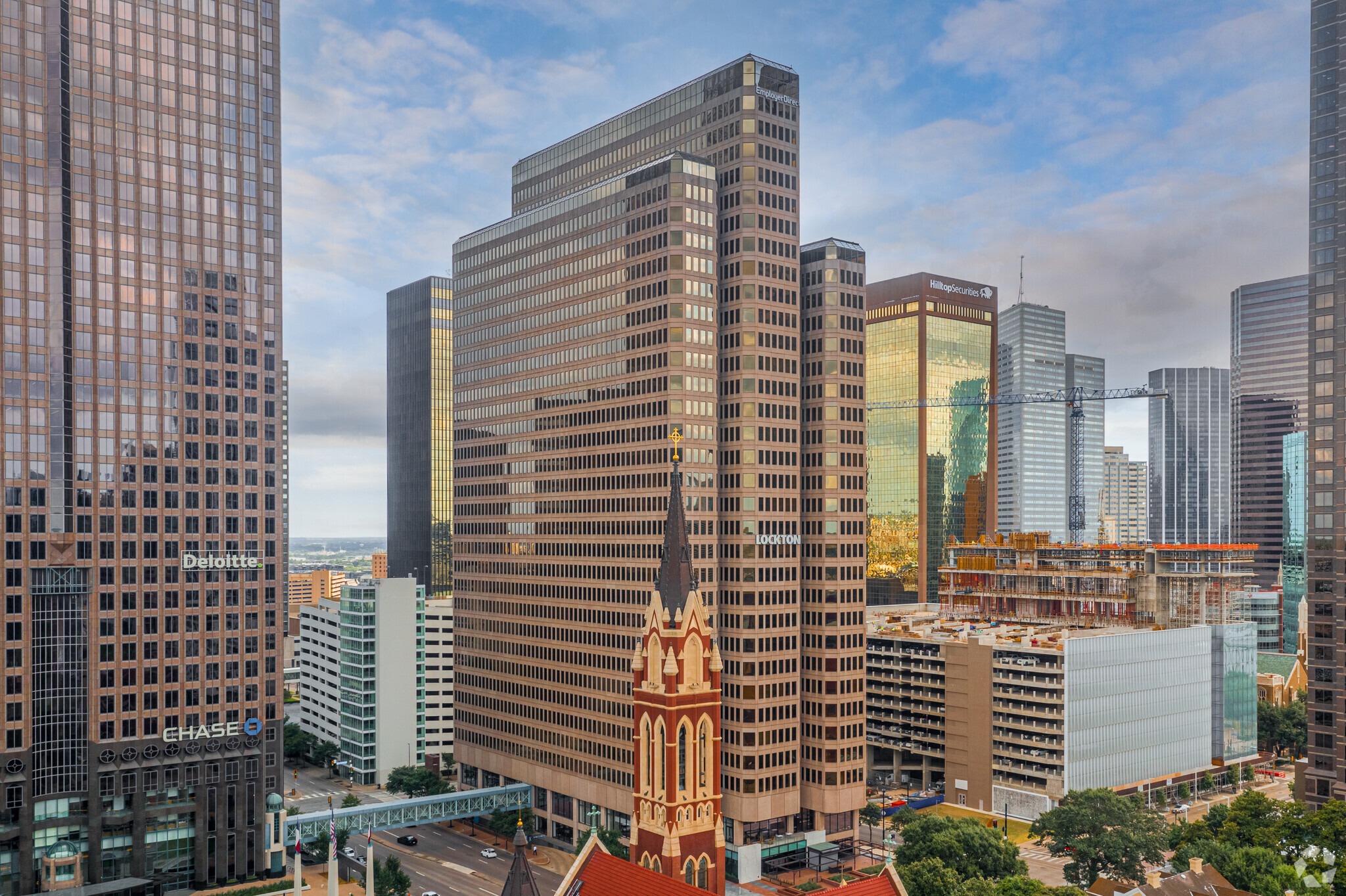 2100 Ross Ave, Dallas, TX à louer Photo principale– Image 1 sur 6