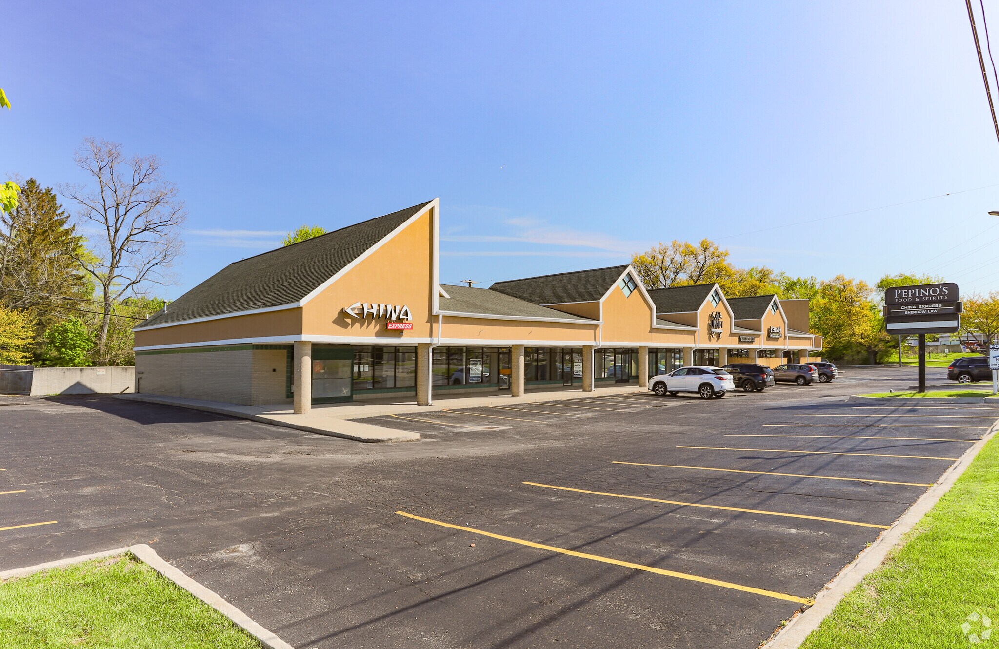 2440-2458 Orchard Lake Rd, Sylvan Lake, MI à louer Photo principale– Image 1 sur 4