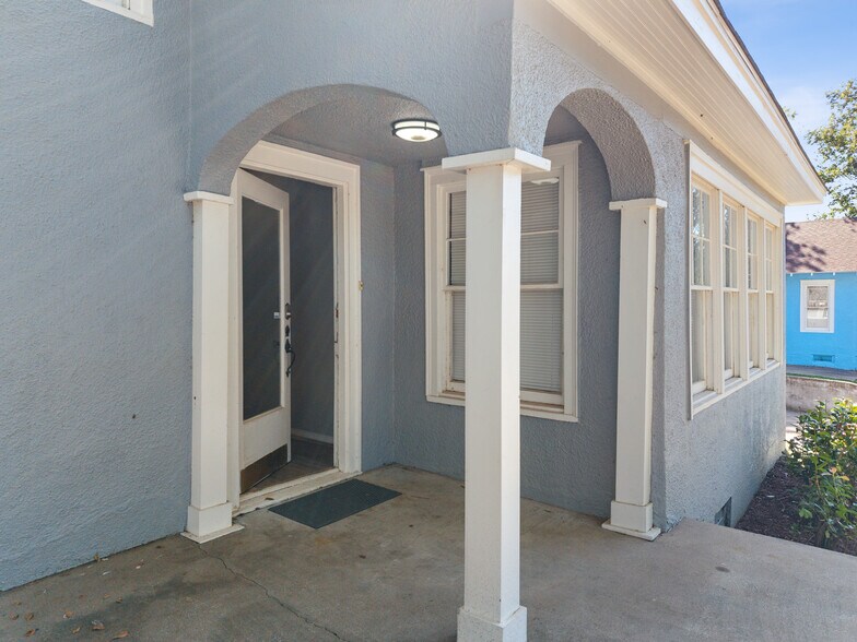 1703 S Quaker Ave, Tulsa, OK à vendre - Photo de l’immeuble – Image 2 sur 40