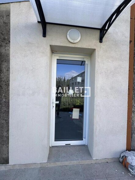 Bureau dans Mougins à louer - Photo de l’immeuble – Image 3 sur 10