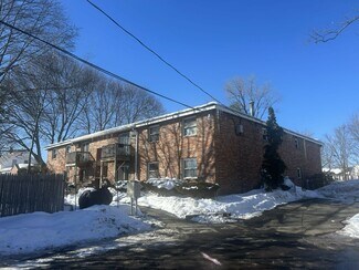 Plus de détails pour 126 Bowden St, Lowell, MA - Logement à vendre
