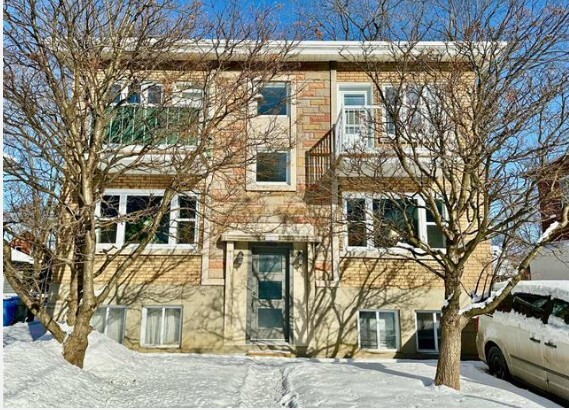 705 Rue D'iberville, Longueuil, QC à vendre - Photo principale – Image 1 sur 1