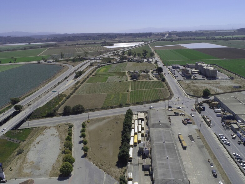 1630 W Beach St, Watsonville, CA à vendre - Photo principale – Image 1 sur 13