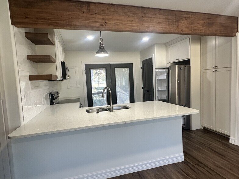 2001 N FM 356, Onalaska, TX à vendre - Photo intérieure – Image 3 sur 7