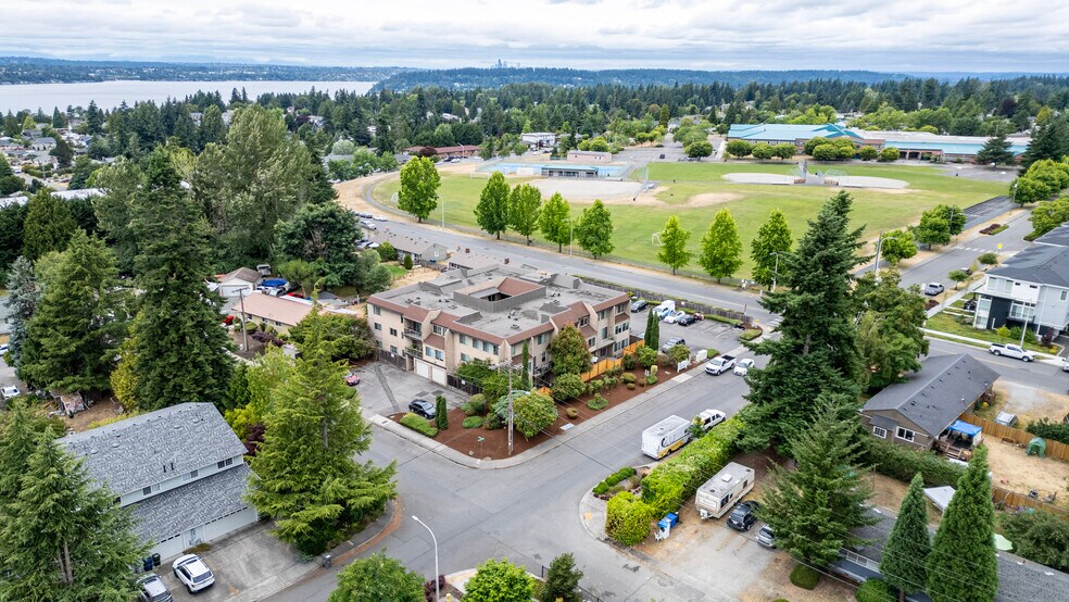 1177 Harrington Ave, Renton, WA à vendre - Photo de l’immeuble – Image 2 sur 20