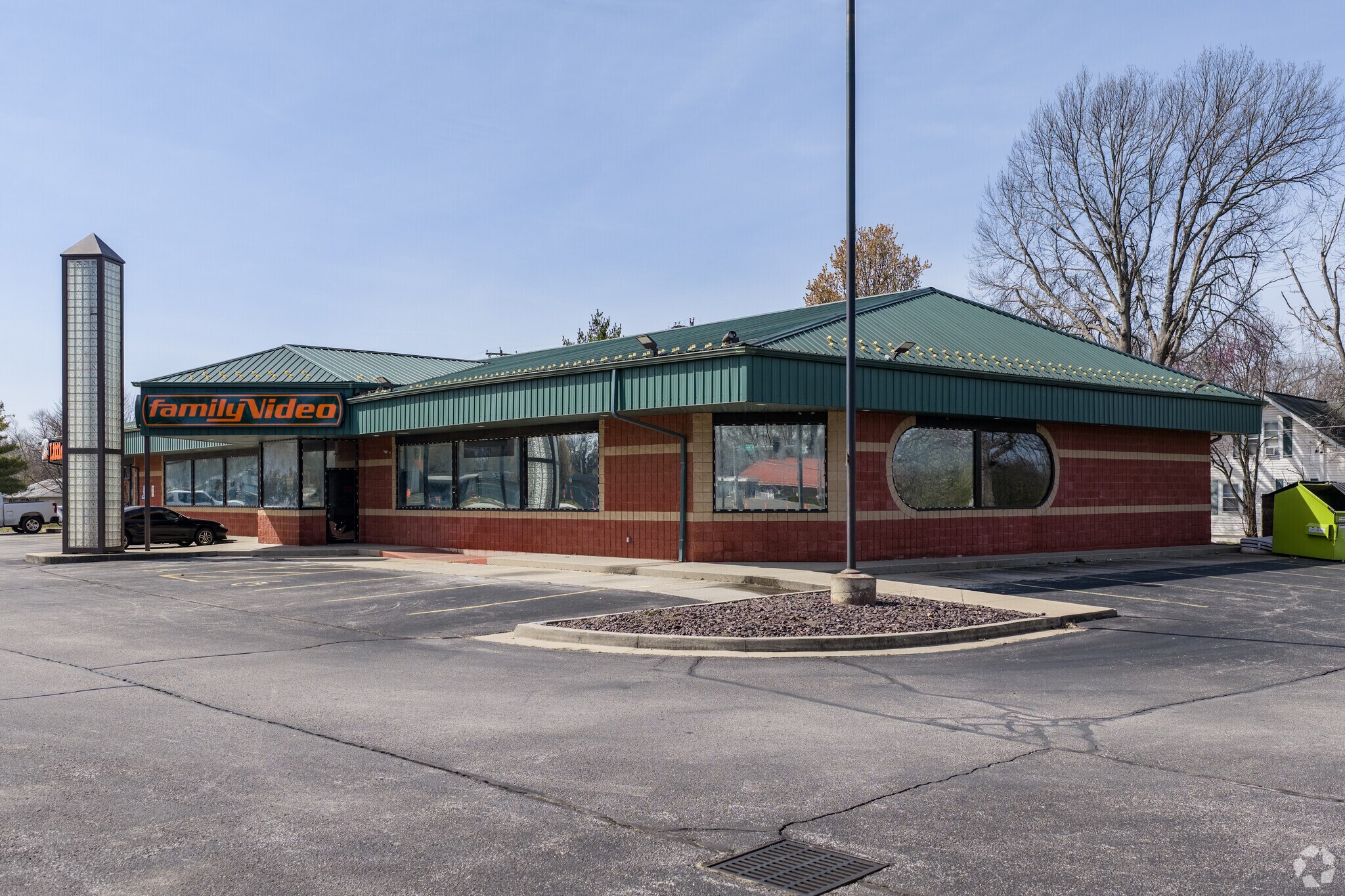 615 S Scenic Ave, Springfield, MO à louer Photo principale– Image 1 sur 5