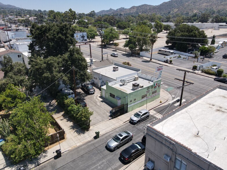 8109-8111 Foothill Blvd, Sunland, CA 910 portefeuille de 2 biens à vendre sur LoopNet.fr - Photo de l’immeuble – Image 2 sur 22