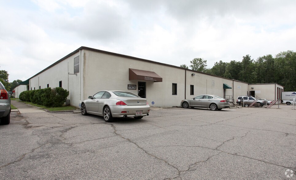 1500 E Club Blvd, Durham, NC à louer - Photo de l’immeuble – Image 3 sur 5