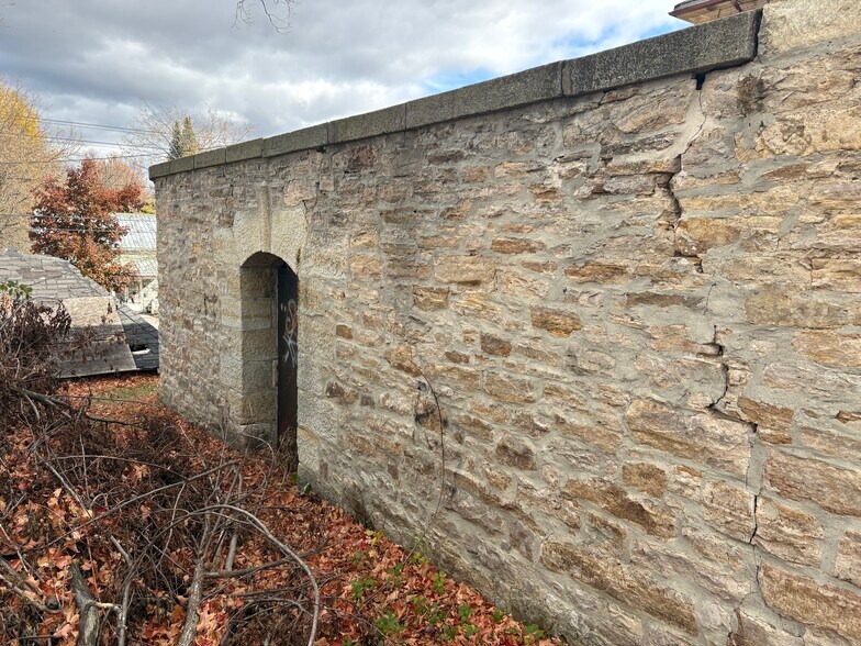 62 Beckwith Rue E, Perth, ON à vendre - Photo de l’immeuble – Image 3 sur 14