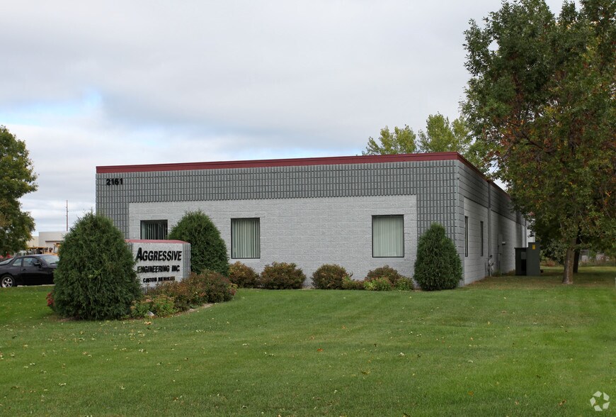 2161 NE 107th Ln, Blaine, MN à vendre - Photo de l’immeuble – Image 2 sur 23