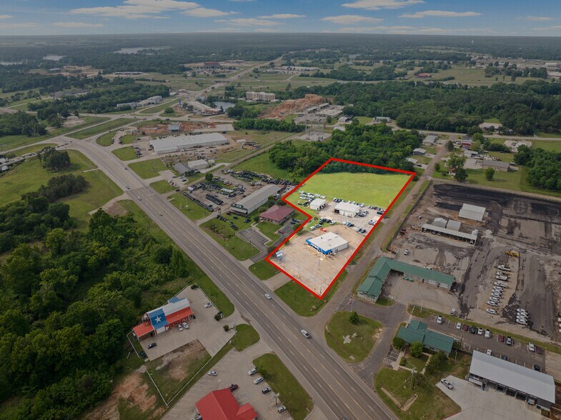 2300 W Ferguson Rd, Mount Pleasant, TX à louer - Photo de l’immeuble – Image 2 sur 83
