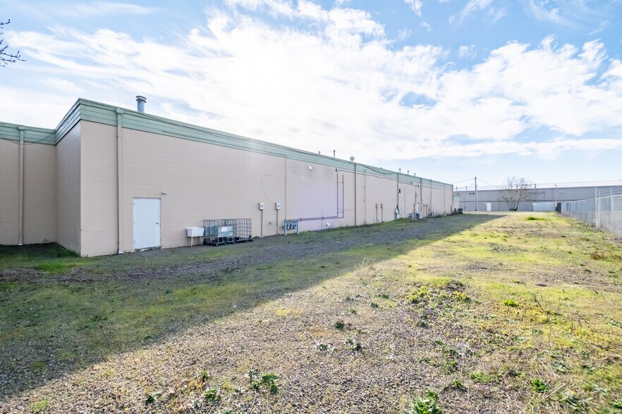 2300 Ferry St SE, Albany, OR à louer - Autre – Image 2 sur 10