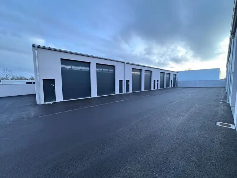 11 Rue Louis Delage, Vigneux-de-Bretagne à louer - Photo de l’immeuble – Image 2 sur 7