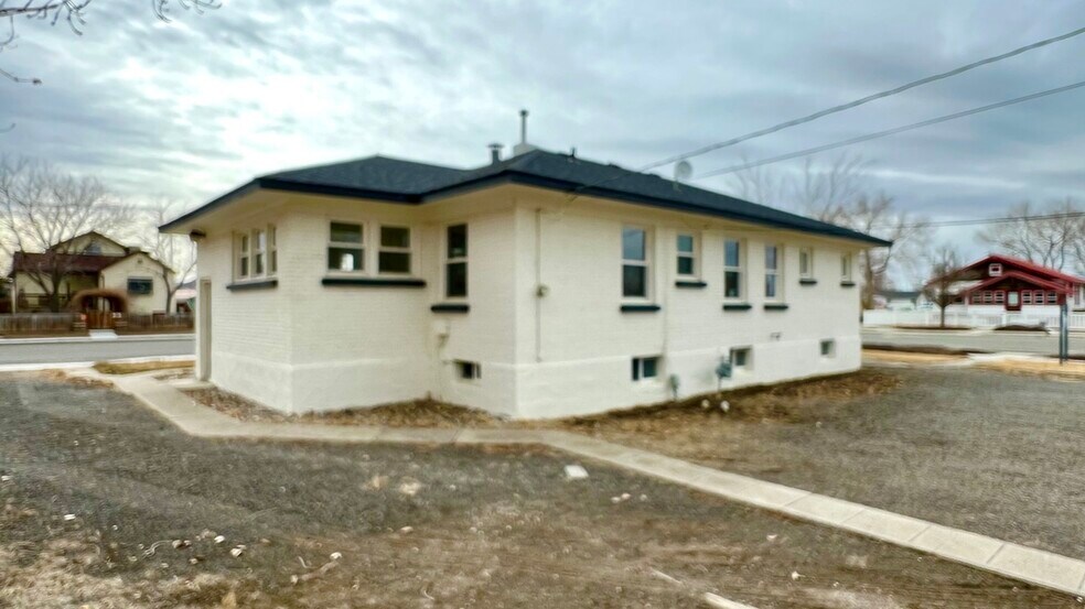 376 S Broad St, Battle Mountain, NV à vendre - Photo de l’immeuble – Image 2 sur 14