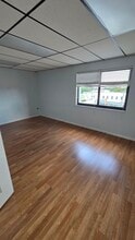 3383 NW 7th St, Miami, FL à louer Photo intérieure– Image 2 sur 6