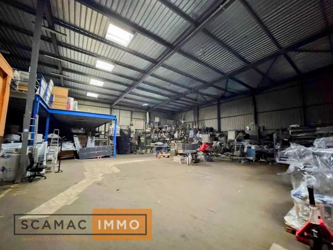 Industriel/Logistique dans Le Plessis-Pâté à louer Photo principale– Image 1 sur 6
