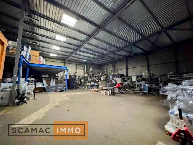 Plus de détails pour Industriel/Logistique à louer