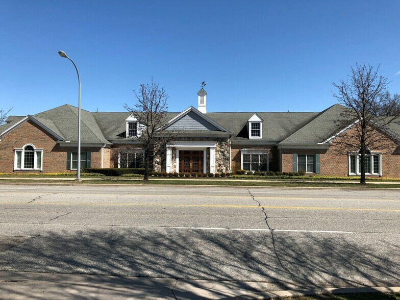 21420 Greater Mack Ave, Saint Clair Shores, MI à louer - Photo de l’immeuble – Image 2 sur 6