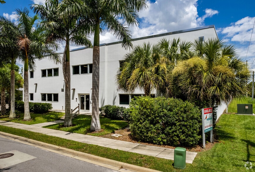 1060 Goodrich Ave, Sarasota, FL à vendre - Photo principale – Image 1 sur 21