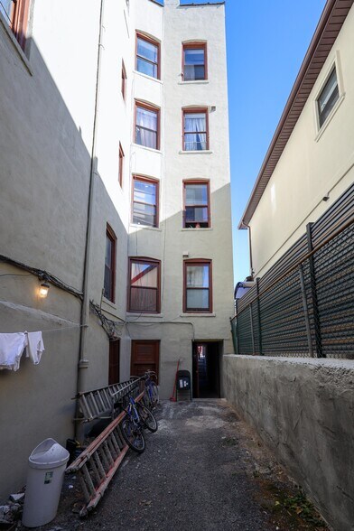 1514-1516 W 5th St, Brooklyn, NY à vendre - Photo de l’immeuble – Image 3 sur 10