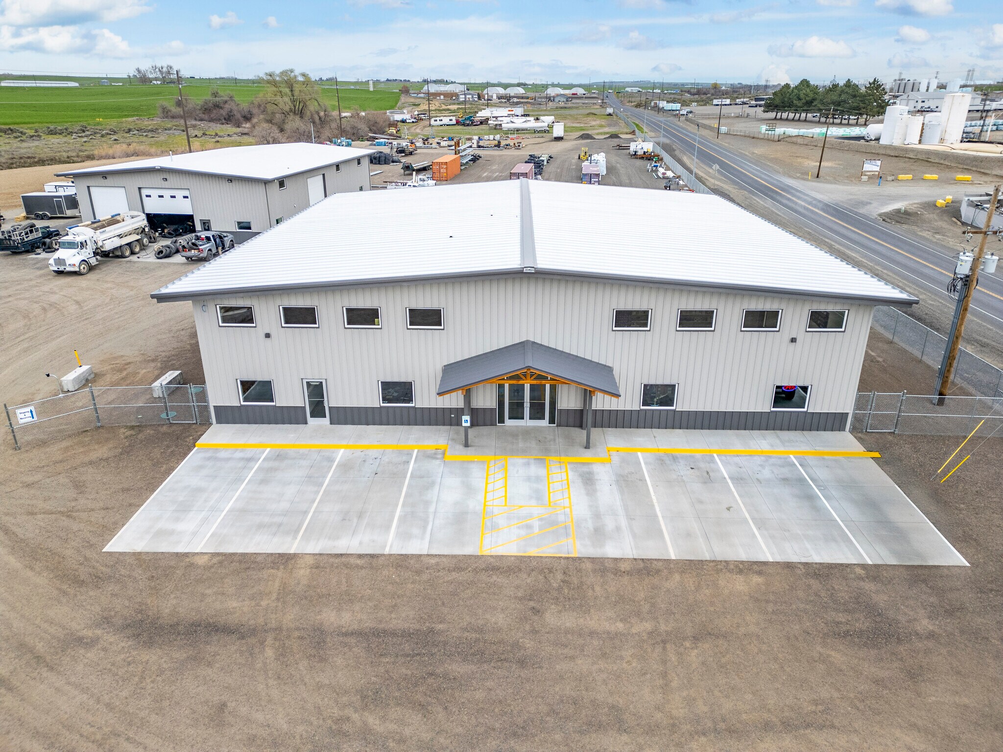 3251 N Glade Rd, Pasco, WA à louer Photo principale– Image 1 sur 21