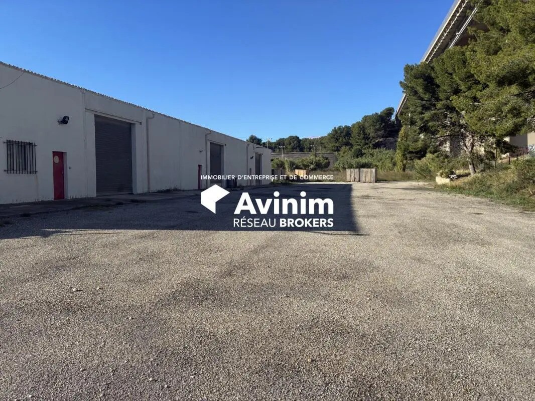 Local commercial dans Martigues à louer Photo de l’immeuble– Image 1 sur 2