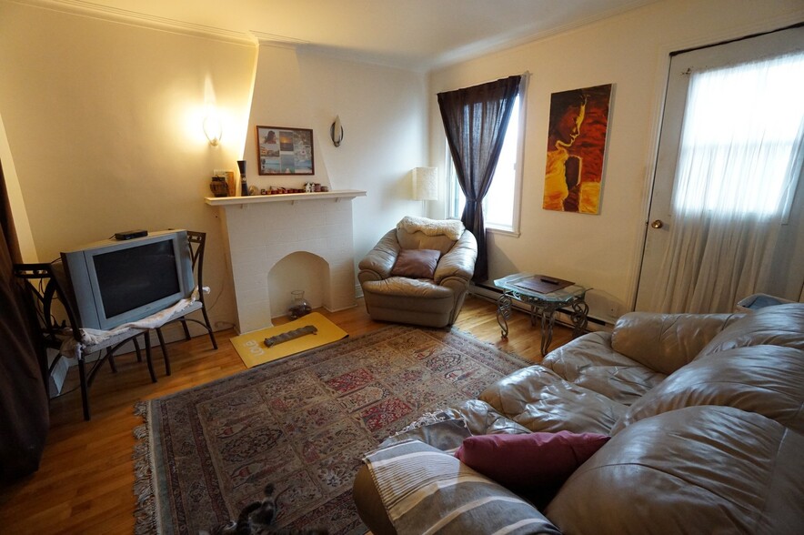 1559-1571 Rue Bélanger, Montréal, QC à vendre - Photo intérieure – Image 3 sur 11