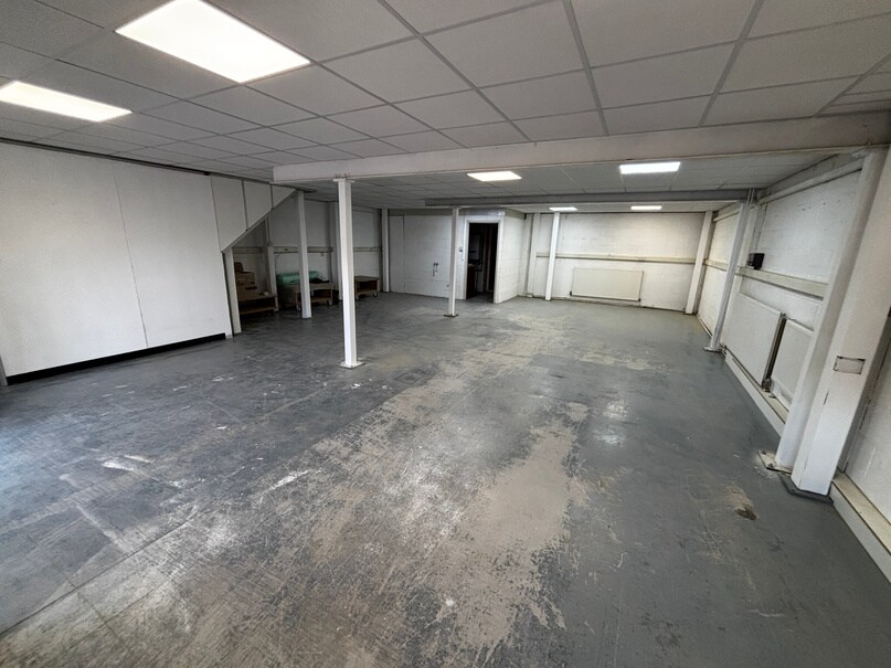 Mark Rd, Hemel Hempstead, HRT HP2 7TA - Lot 2 -  - Photo intérieure - Image 2 of 2