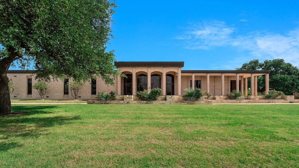 4604 Ben White Blvd E, Austin, TX à louer - Photo de l’immeuble – Image 2 sur 6