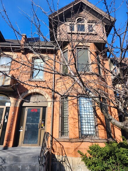 477-479 Main St E, Hamilton, ON à vendre - Photo principale – Image 1 sur 15