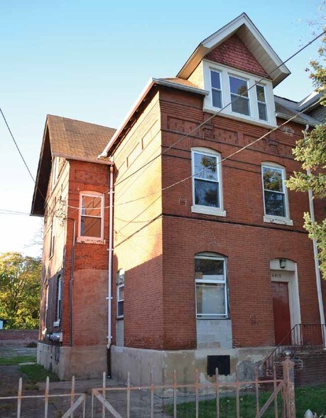 4813-4815 Chester Ave, Philadelphia, PA à vendre - Photo principale – Image 2 sur 3