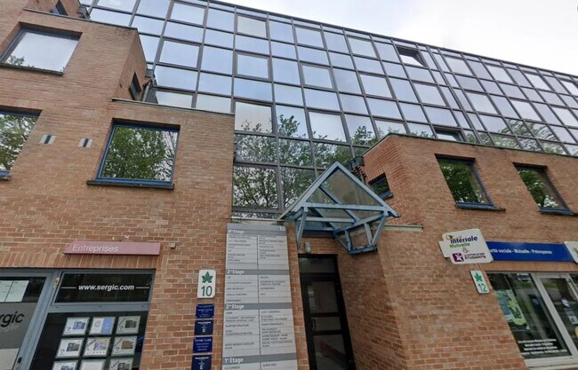 Plus de détails pour 10 Allée Des Champs Elysées, Évry-Courcouronnes - Bureau à louer