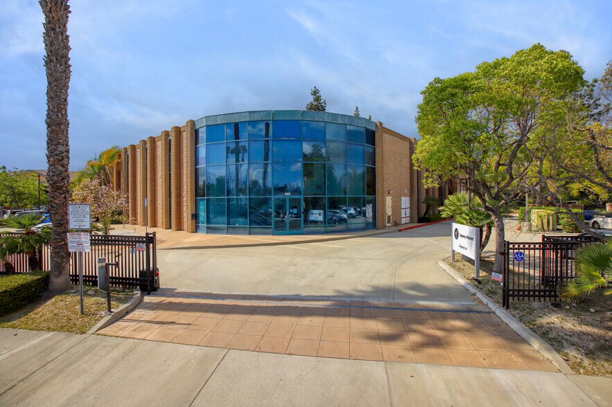 405 E Santa Clara St, Arcadia, CA à vendre - Photo de l’immeuble – Image 1 sur 48