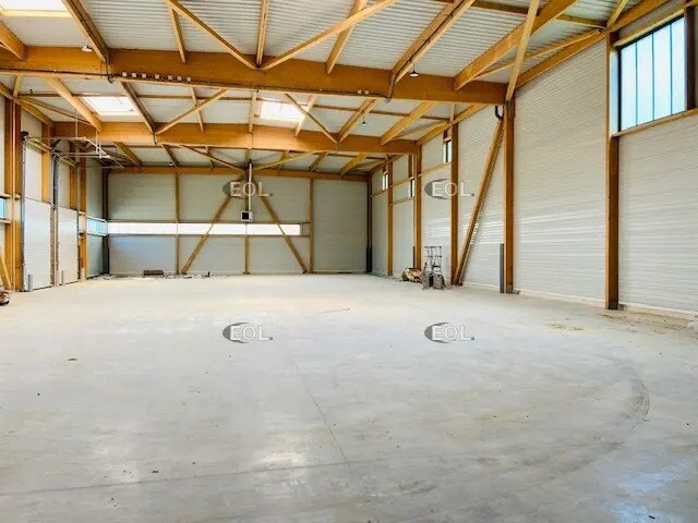 Local d’activités dans Collégien à louer Photo intérieure– Image 1 sur 5