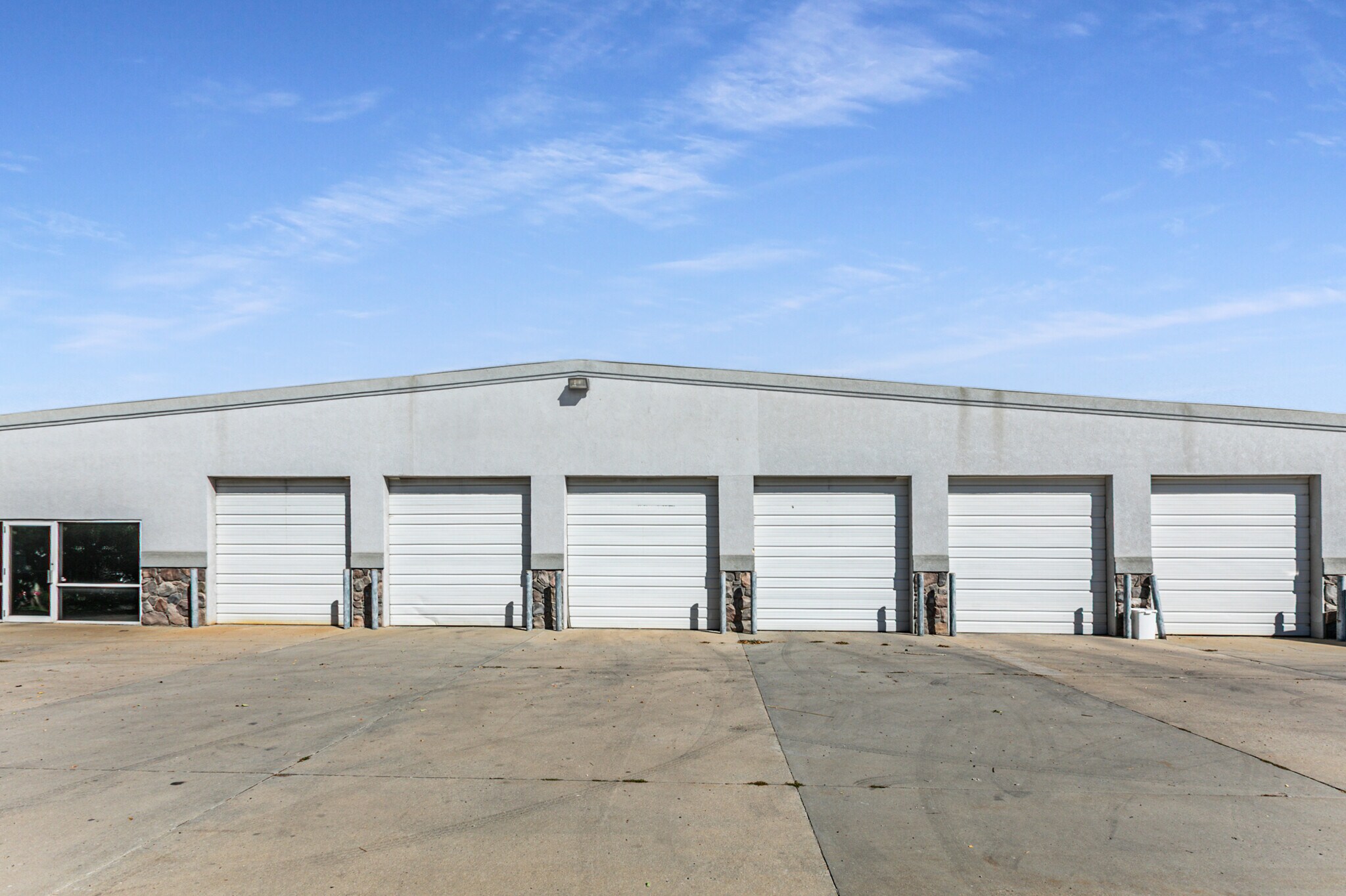 4116 W 5800 N, Mountain Green, UT à louer Photo de l’immeuble– Image 1 sur 32