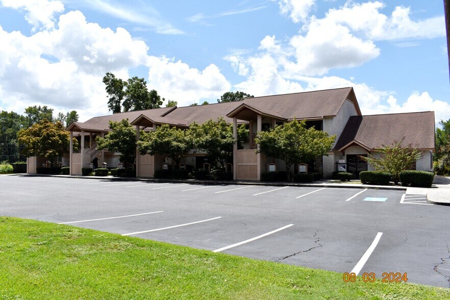 10500 Abercorn St, Savannah, GA à louer - Photo de l’immeuble – Image 1 sur 3