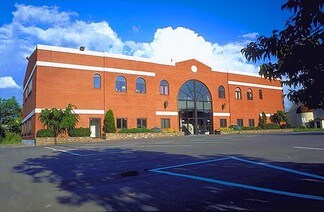 Plus de détails pour 716 E Washington St, Syracuse, NY - Bureau à vendre
