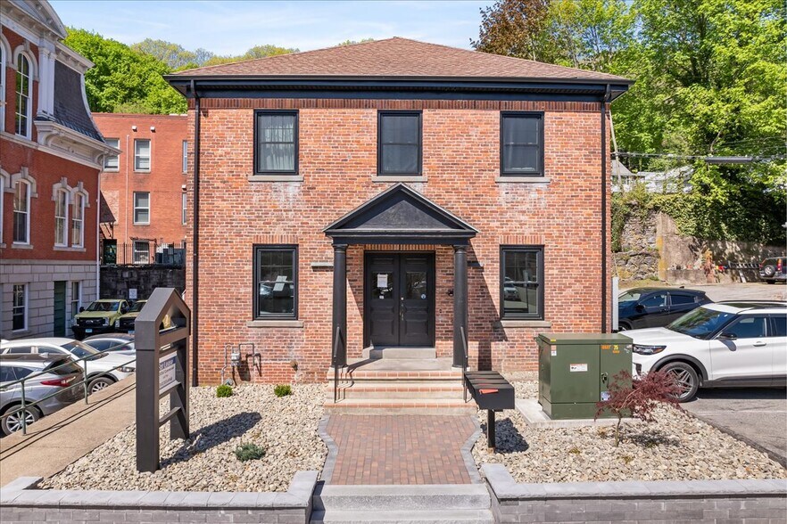 110 Broadway, Norwich, CT à louer - Photo de l’immeuble – Image 2 sur 22