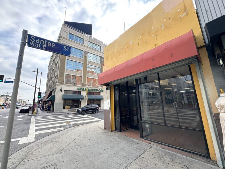 214-226 E 9th St, Los Angeles, CA à louer - Photo de l’immeuble – Image 3 sur 5