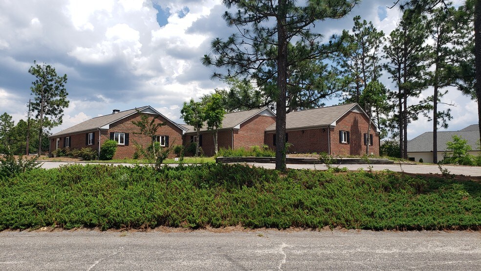 110 Turner St, Southern Pines, NC à louer - Photo principale – Image 1 sur 16