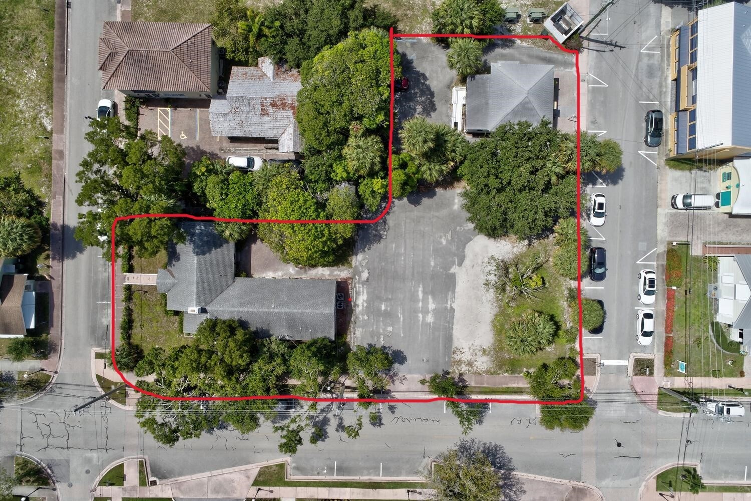 300 SE Detroit Ave, Stuart, FL à vendre Photo principale– Image 1 sur 67