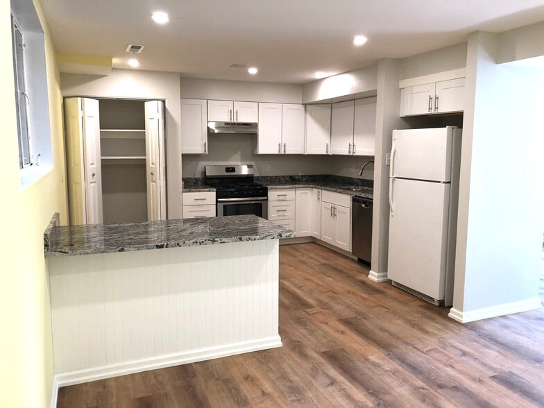 9420-9424 Adelphi Rd, Hyattsville, MD à vendre - Photo intérieure – Image 3 sur 12