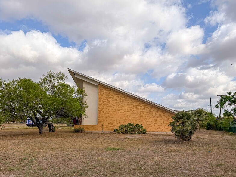 1120 E Sen Carlos Truan Blvd, Kingsville, TX à vendre - Photo de l’immeuble – Image 3 sur 32
