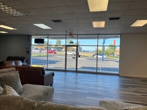 1430 W Kearney St, Springfield, MO à louer Photo intérieure– Image 2 sur 10