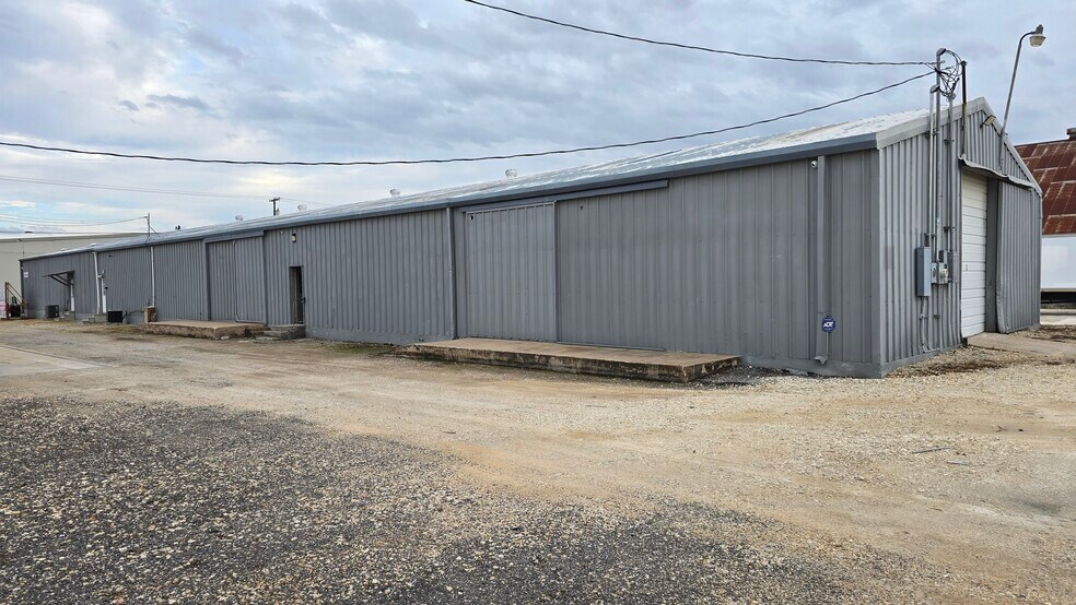 713 W 2nd St, Taylor, TX à louer - Photo principale – Image 1 sur 6