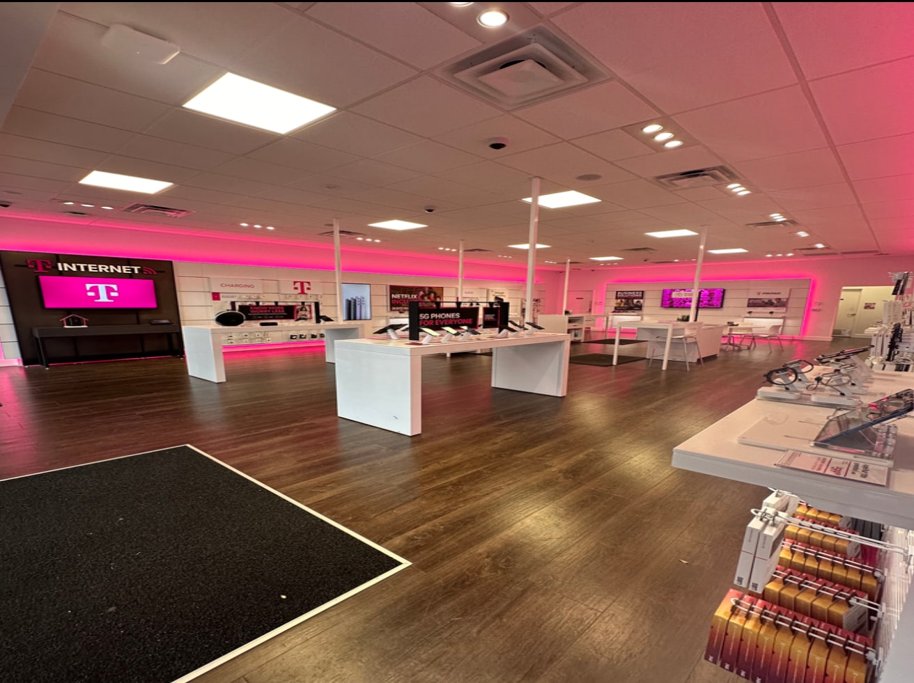 1912-1930 W Brandon Blvd, Brandon, FL à louer Photo intérieure– Image 1 sur 1