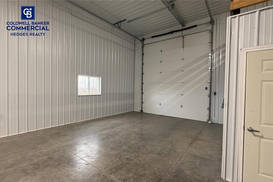 3230 Center Point Rd, Robins, IA à vendre - Photo de l’immeuble – Image 3 sur 15