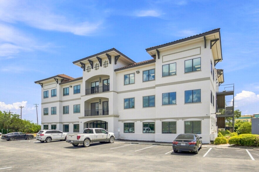 2511 N Loop 1604, San Antonio, TX à louer - Photo de l’immeuble – Image 2 sur 25
