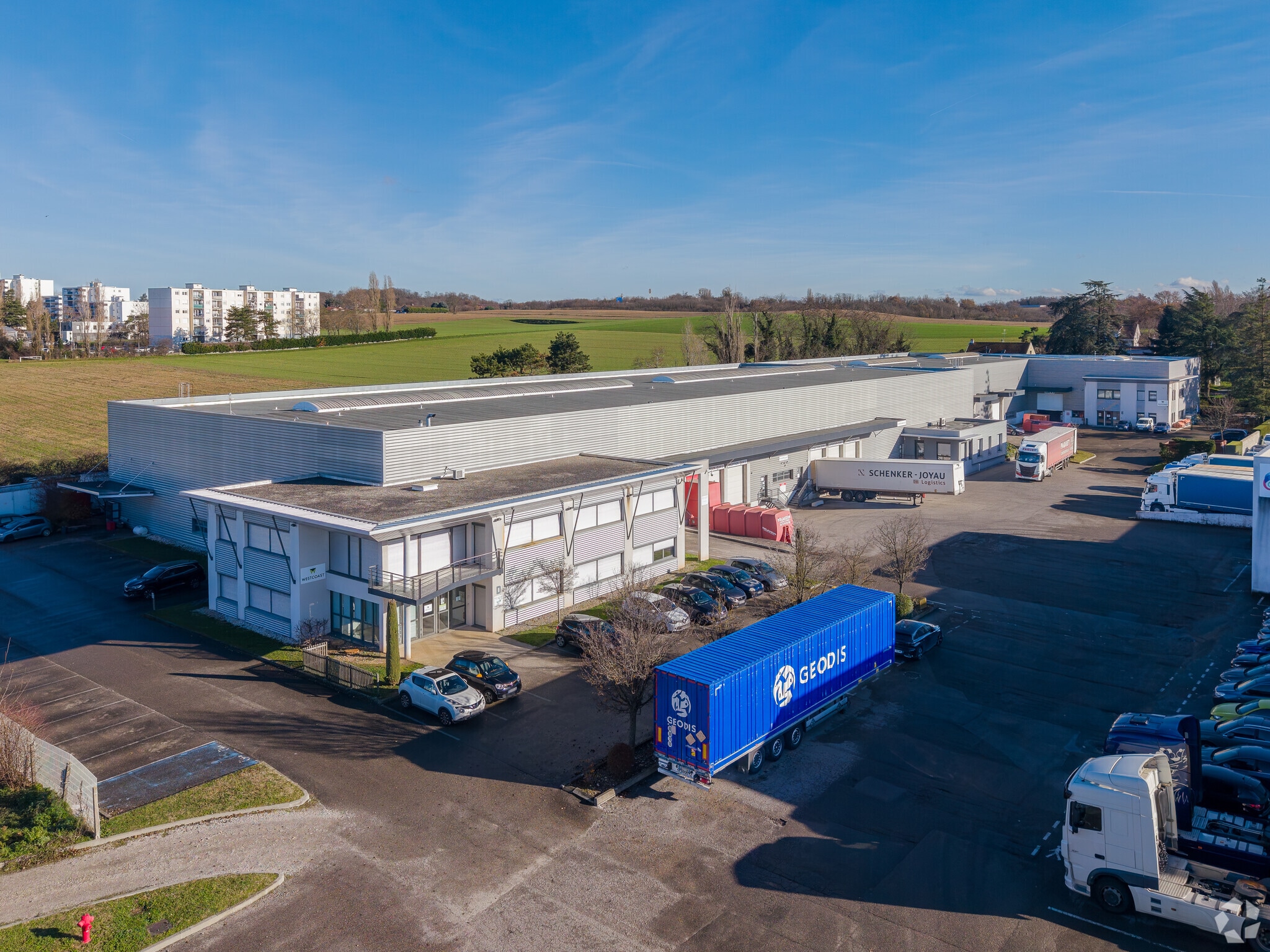 Local d’activités dans Saint-Priest à louer Photo de l’immeuble– Image 1 sur 6